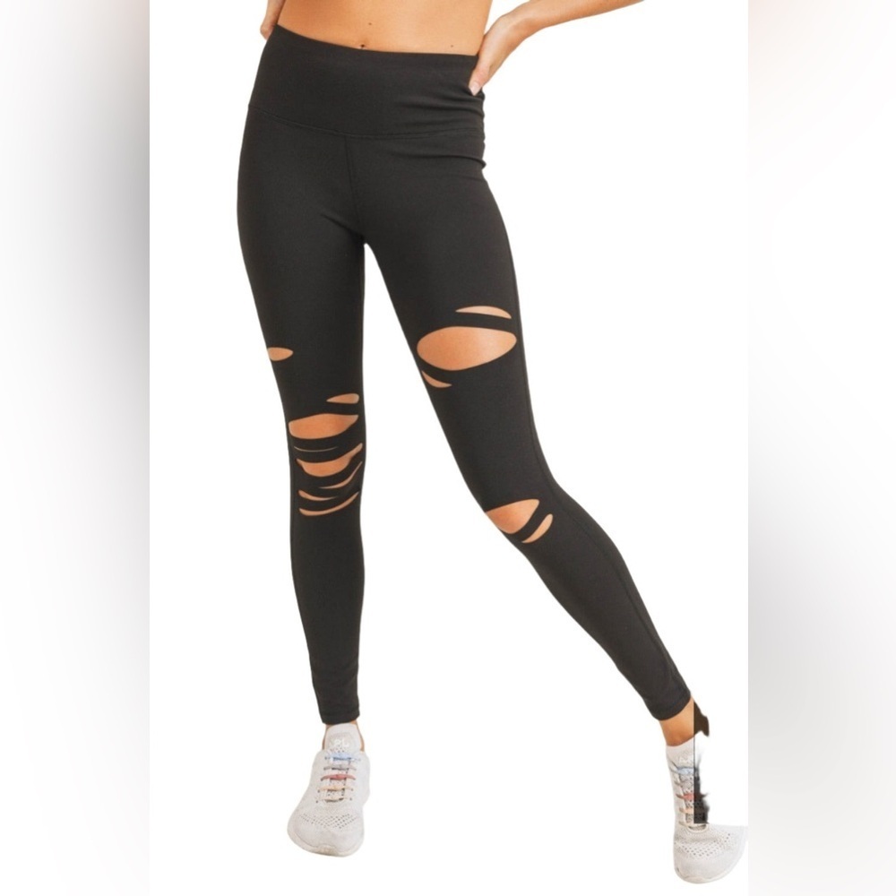 Mono B Black Cutout Active Leggings
Size: 1XL NWT - Picture 4 of 9
